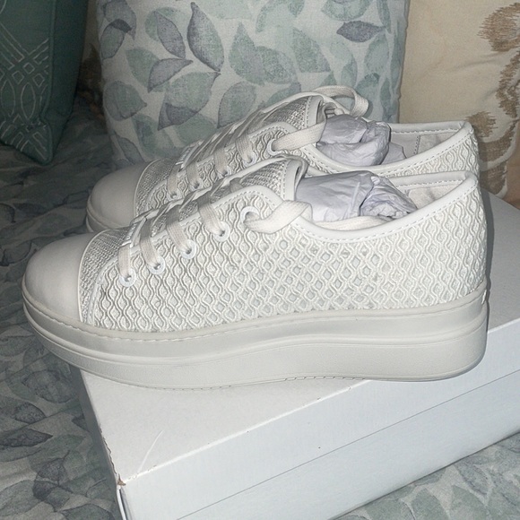 NWT J/SLIDES NATASHA White Crochet - Picture 7 of 15